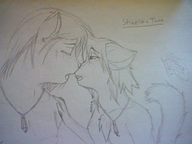 Kristofar's models: Tania and Ilea kiss